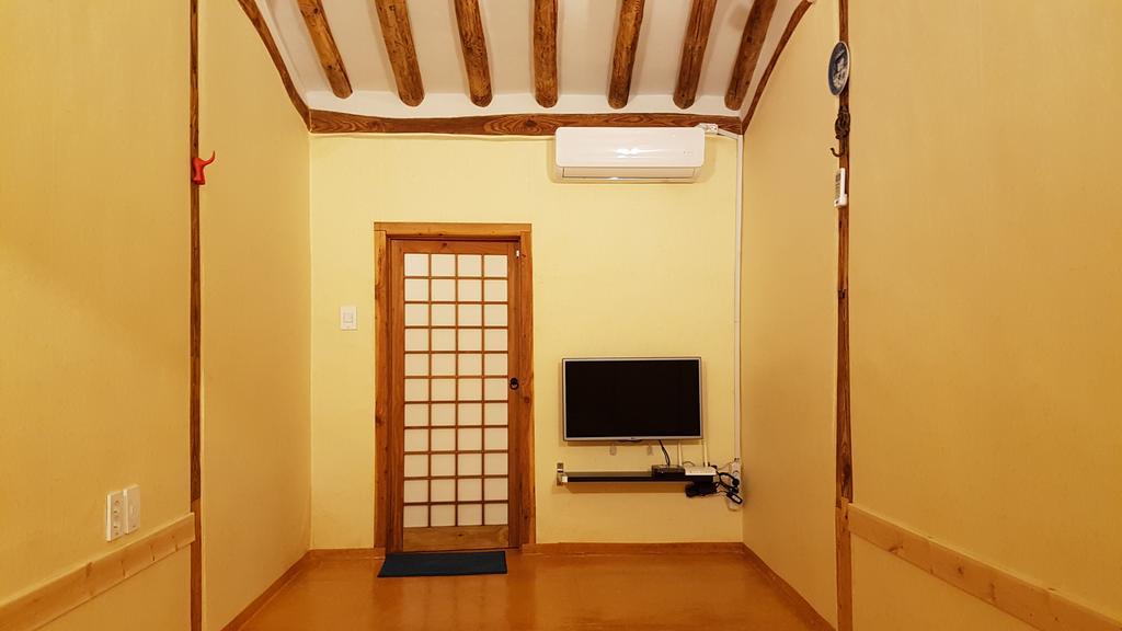 Ohnewwall Guesthouse Jeonju Extérieur photo