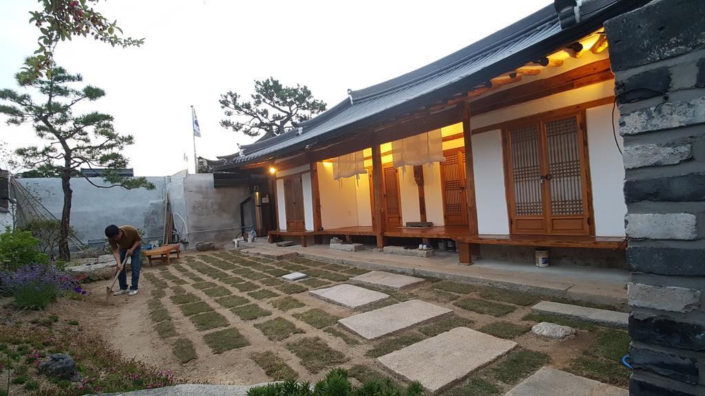 Ohnewwall Guesthouse Jeonju Extérieur photo
