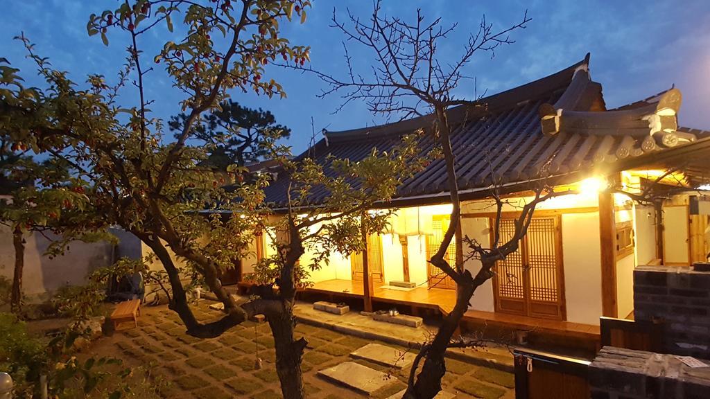 Ohnewwall Guesthouse Jeonju Extérieur photo