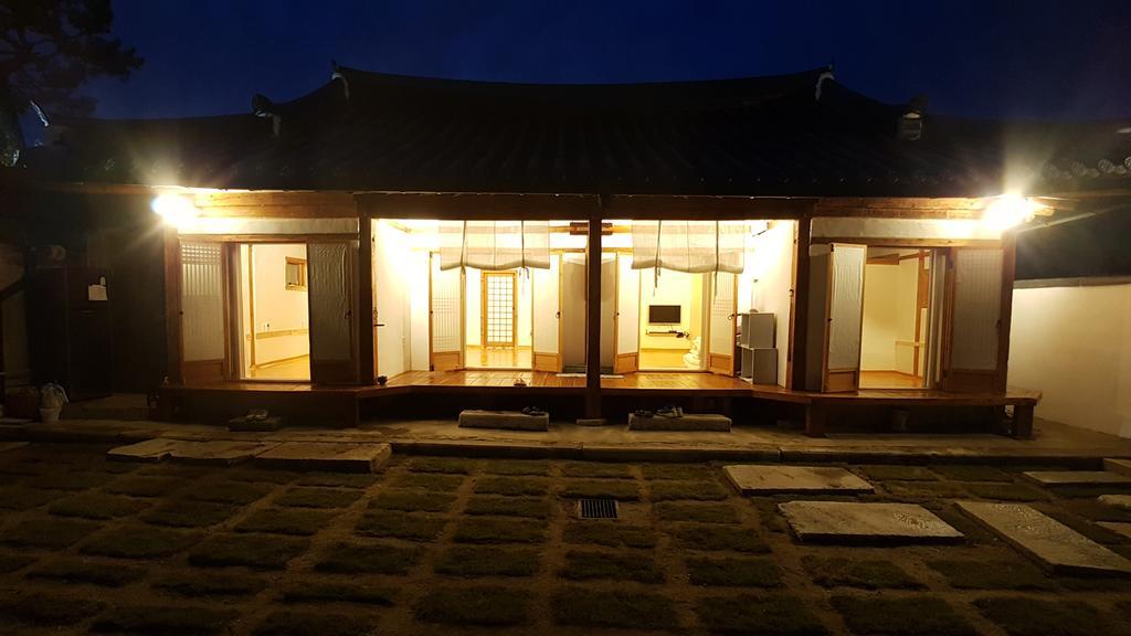 Ohnewwall Guesthouse Jeonju Extérieur photo