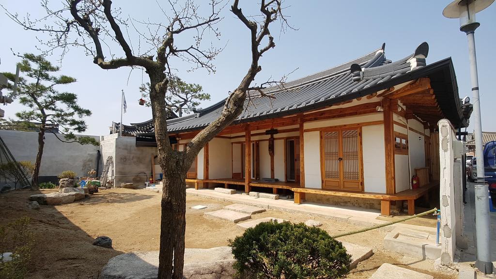 Ohnewwall Guesthouse Jeonju Extérieur photo