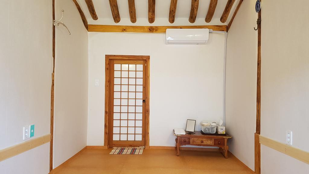 Ohnewwall Guesthouse Jeonju Extérieur photo
