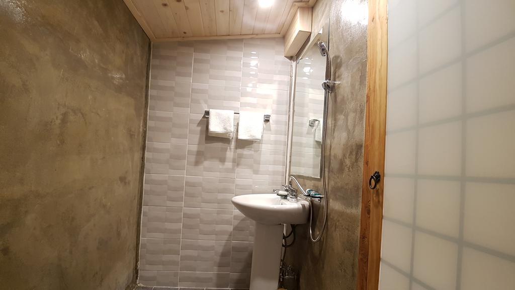 Ohnewwall Guesthouse Jeonju Extérieur photo