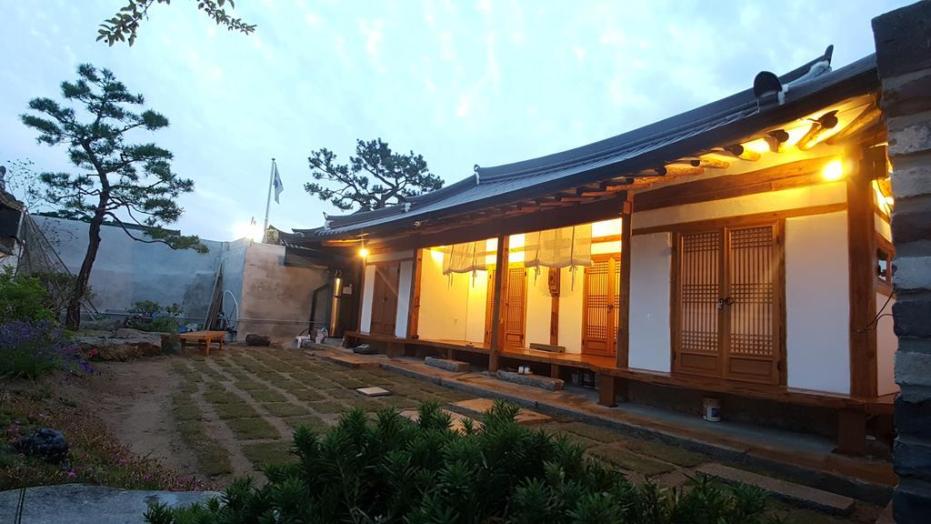 Ohnewwall Guesthouse Jeonju Extérieur photo