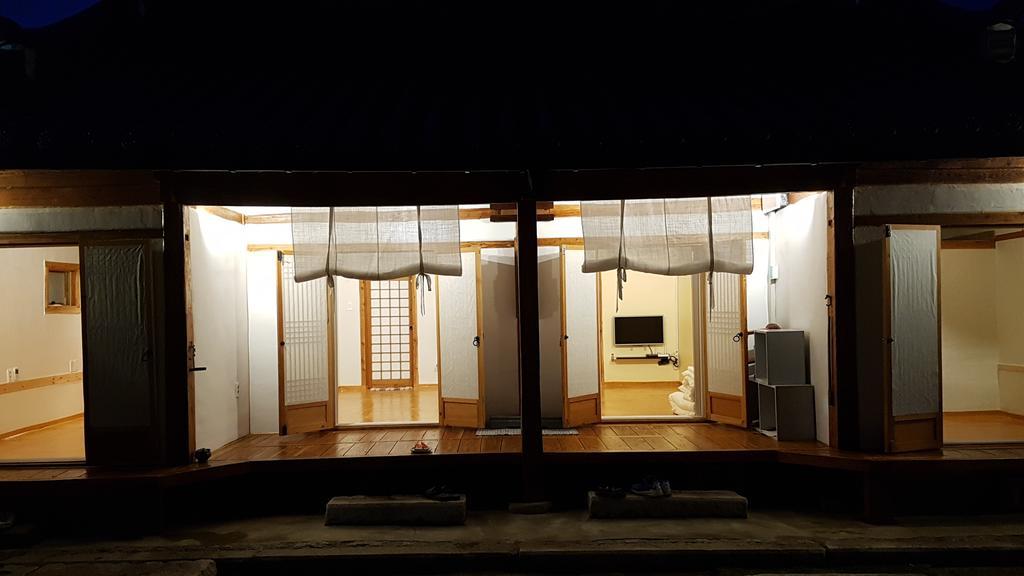 Ohnewwall Guesthouse Jeonju Extérieur photo