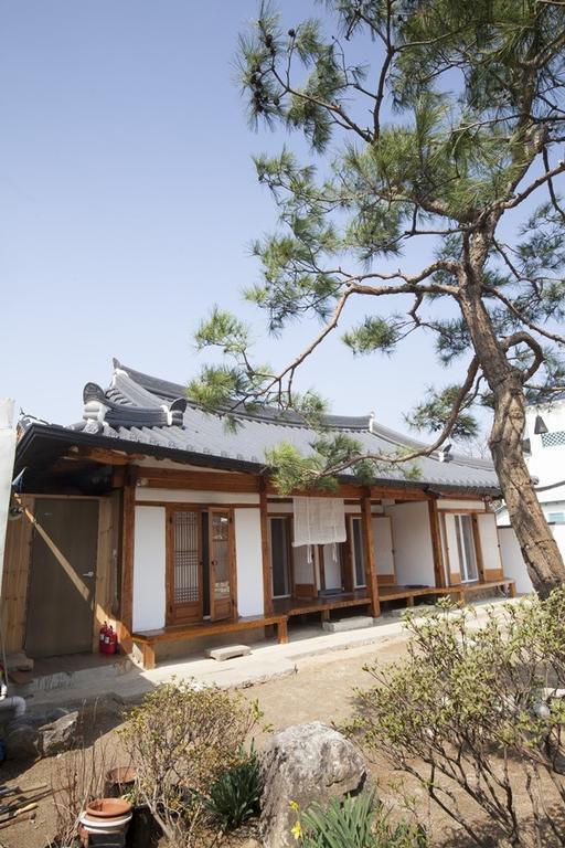 Ohnewwall Guesthouse Jeonju Extérieur photo