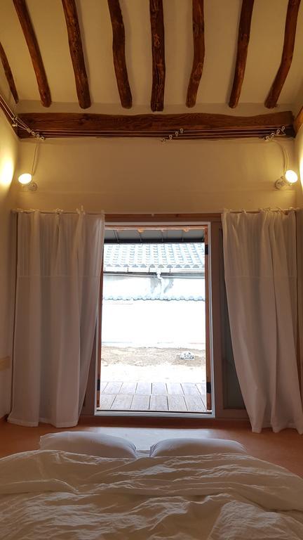 Ohnewwall Guesthouse Jeonju Extérieur photo