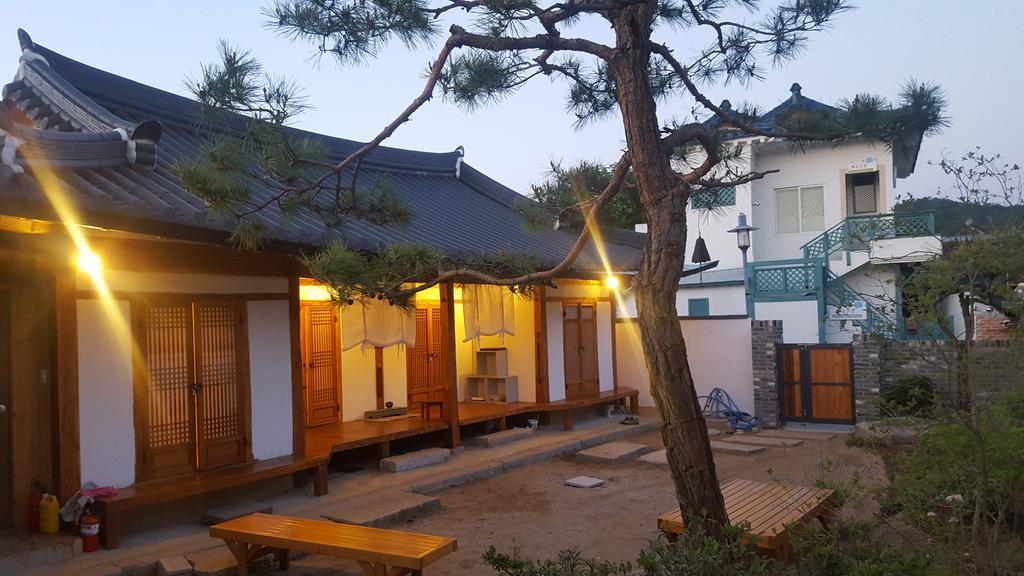 Ohnewwall Guesthouse Jeonju Extérieur photo